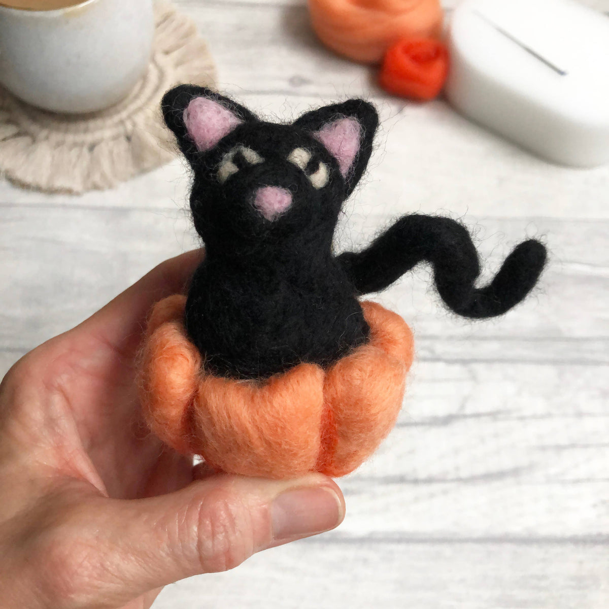 Bergin & Bath Needle Felting Kit, Black Cat. A Halloween craft kit