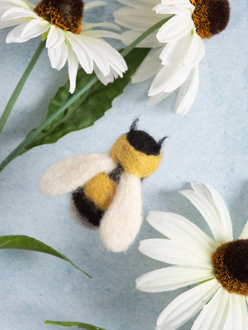 Hawthorn Handmade Needle Felting Kit Beginner Mini Bee Brooch Needle Felting Craft Kit