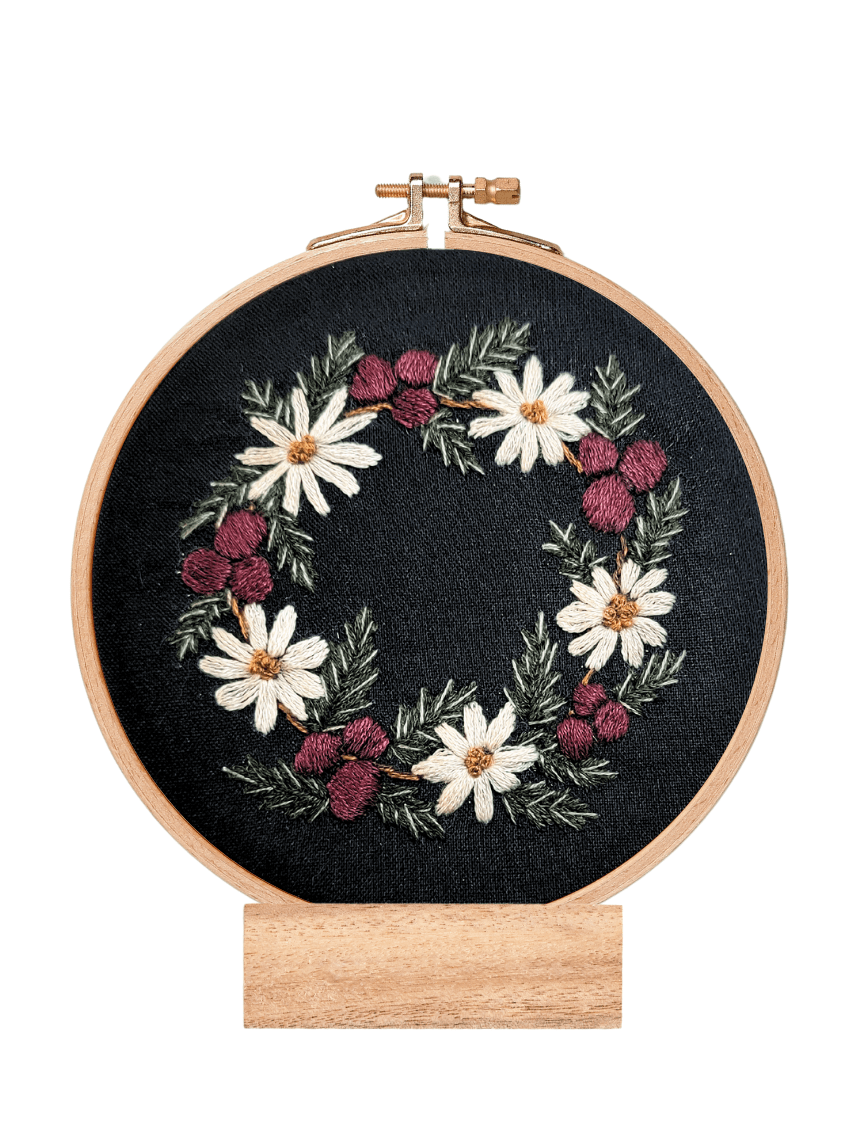 4" Yuletide Wreath Hand Embroidery Kit