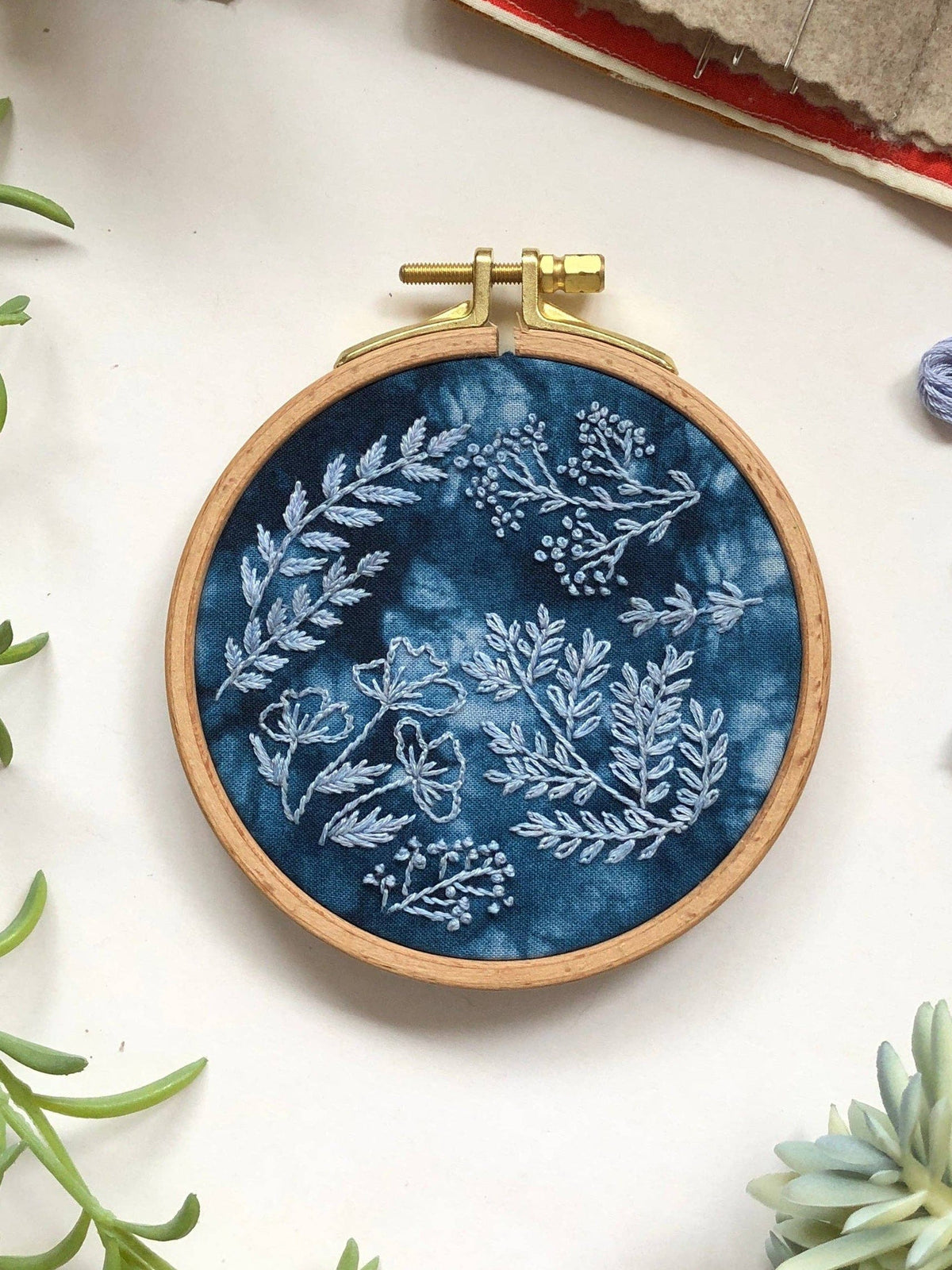 MCreativeJ Embroidery Kit 4" Beginner Cyanotype Forage Embroidery Kit